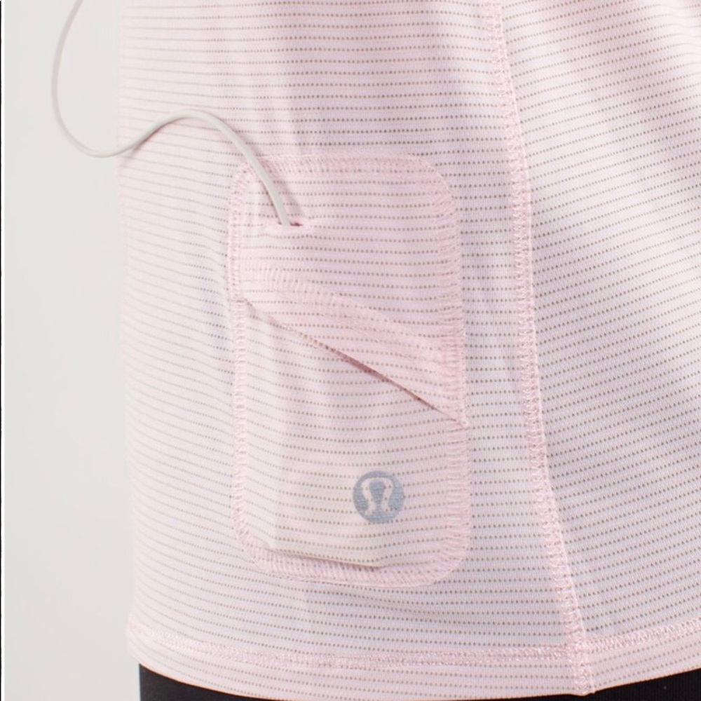 💞LULULEMON-Vintage EUC Run:Wild Short Sl. Tech(12) - Picture 7 of 14